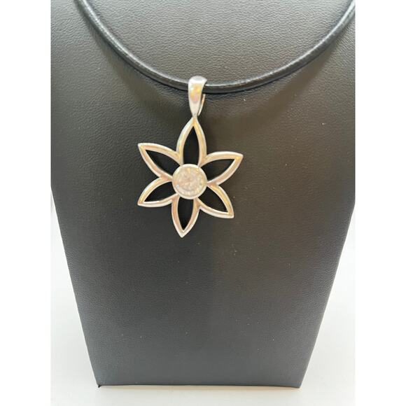 Silpada 925 Sterling Silver Open Flower CZ Pendant Necklace - Picture 2 of 3